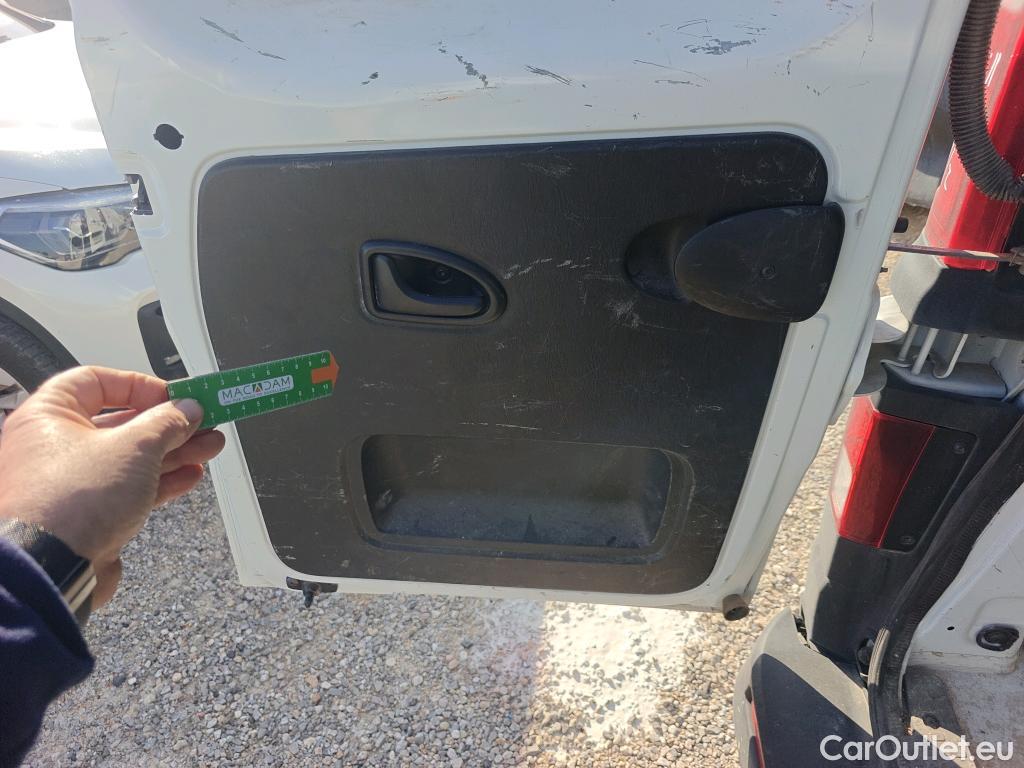  Renault  Trafic RENAULT  / 2021 / 4P / furgón Furgón L1H1 Blue dCi 96 Kw (130 CV) (AC2) #38