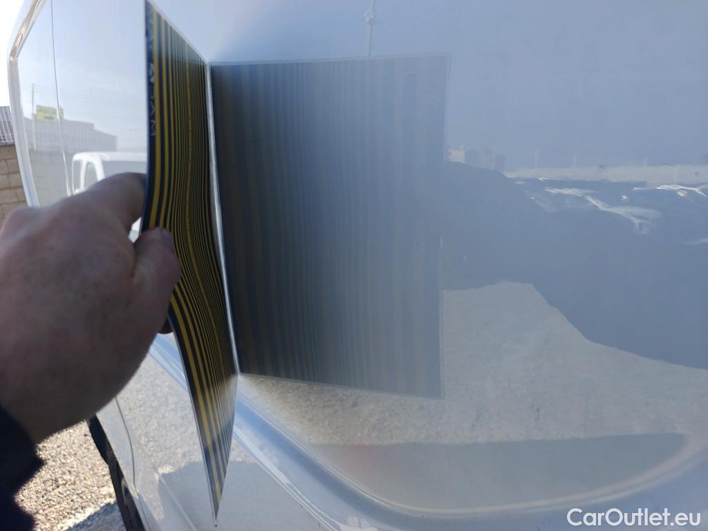  Renault  Trafic RENAULT  / 2021 / 4P / furgón Furgón L1H1 Blue dCi 96 Kw (130 CV) (AC2) #44