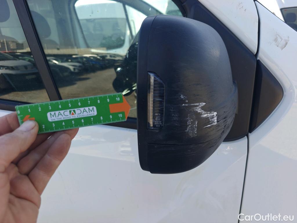  Renault  Trafic RENAULT  / 2021 / 4P / furgón Furgón L1H1 Blue dCi 96 Kw (130 CV) (AC2) #51