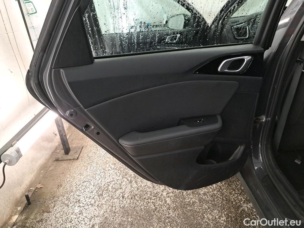  KIA  Cee'd Ceed Sportswagon Active 1.5 T-GDI 160CV BVM6 E6d #17