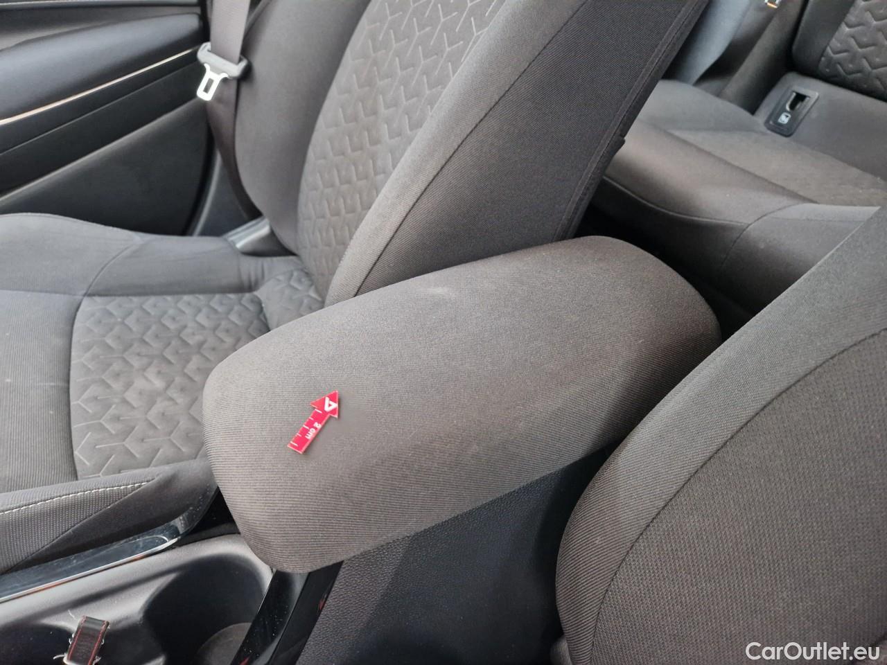  Toyota  Corolla 1.8 Hybrid Dynamic HSD TS E-CVT #28