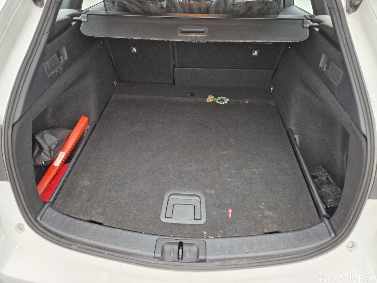  Toyota  Corolla 1.8 Hybrid Dynamic HSD TS E-CVT #31