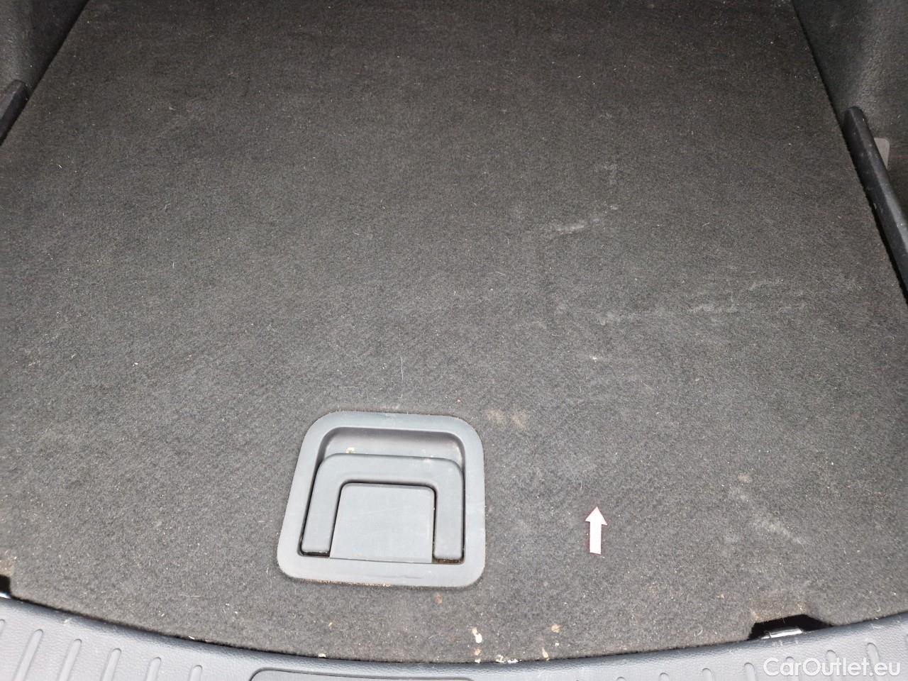  Toyota  Corolla 1.8 Hybrid Dynamic HSD TS E-CVT #32