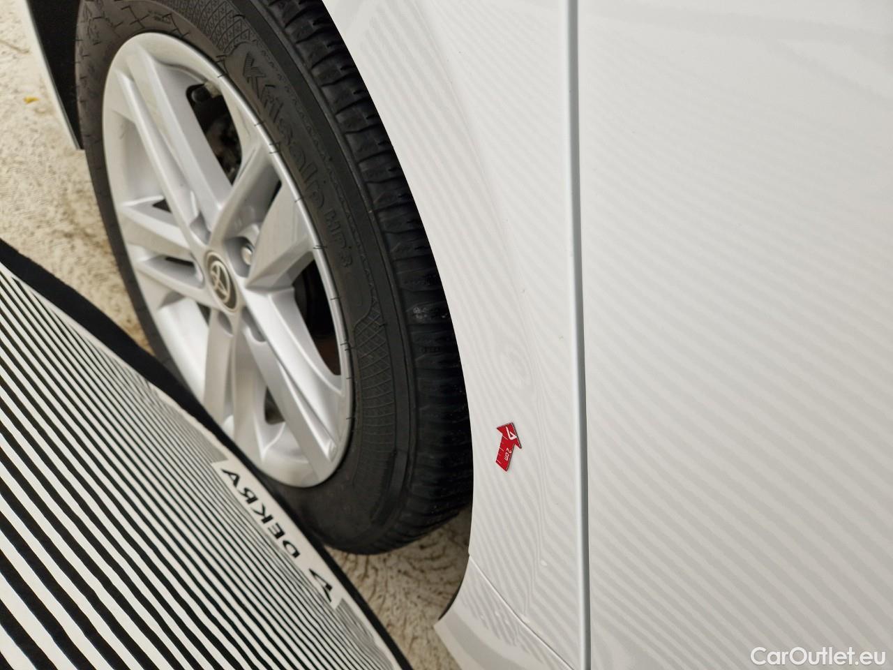  Toyota  Corolla 1.8 Hybrid Dynamic HSD TS E-CVT #18