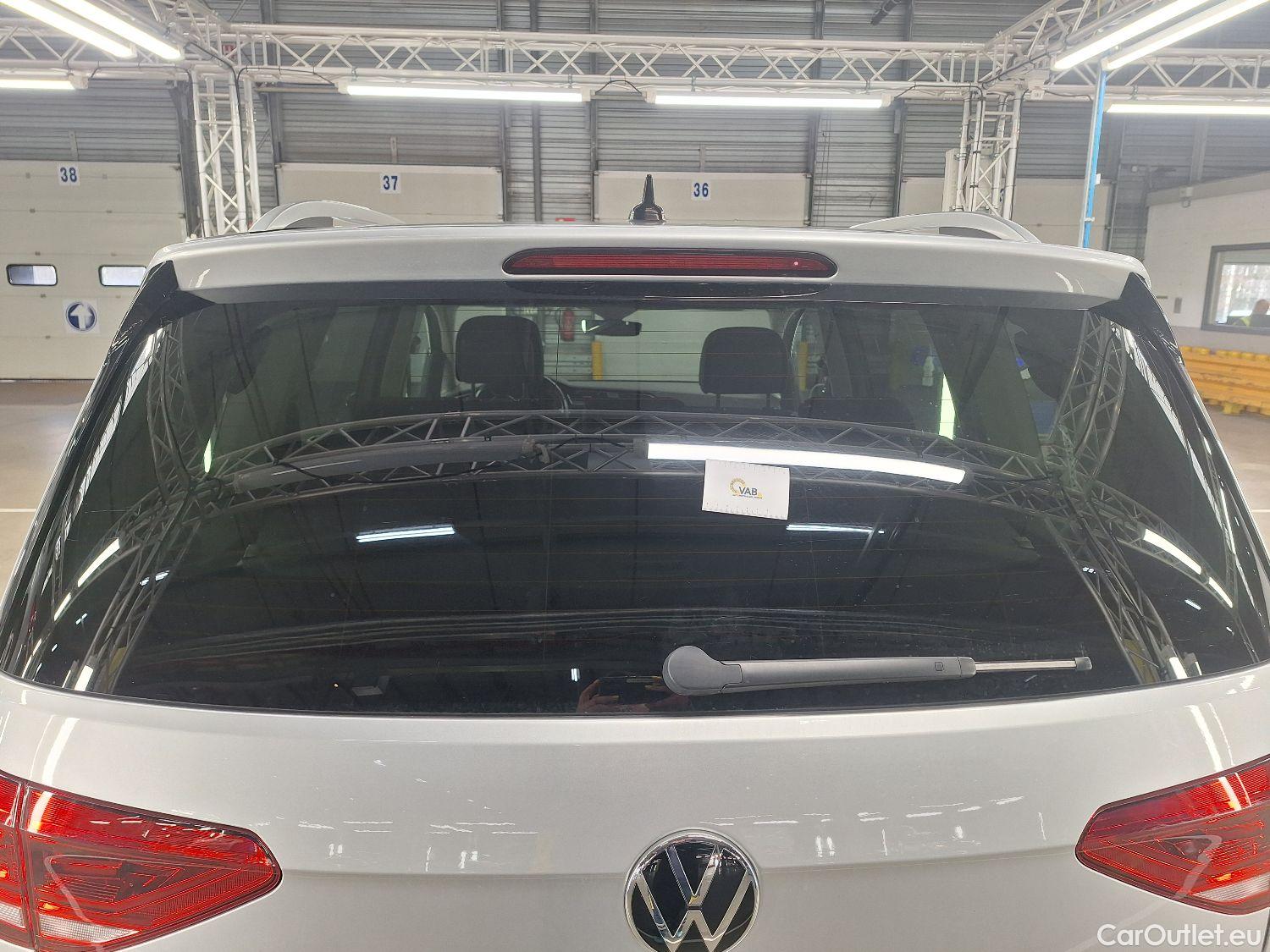  Volkswagen  Touran VW,  '15, Volkswagen  1.5 TSi Highline DSG 5d 7pl #37