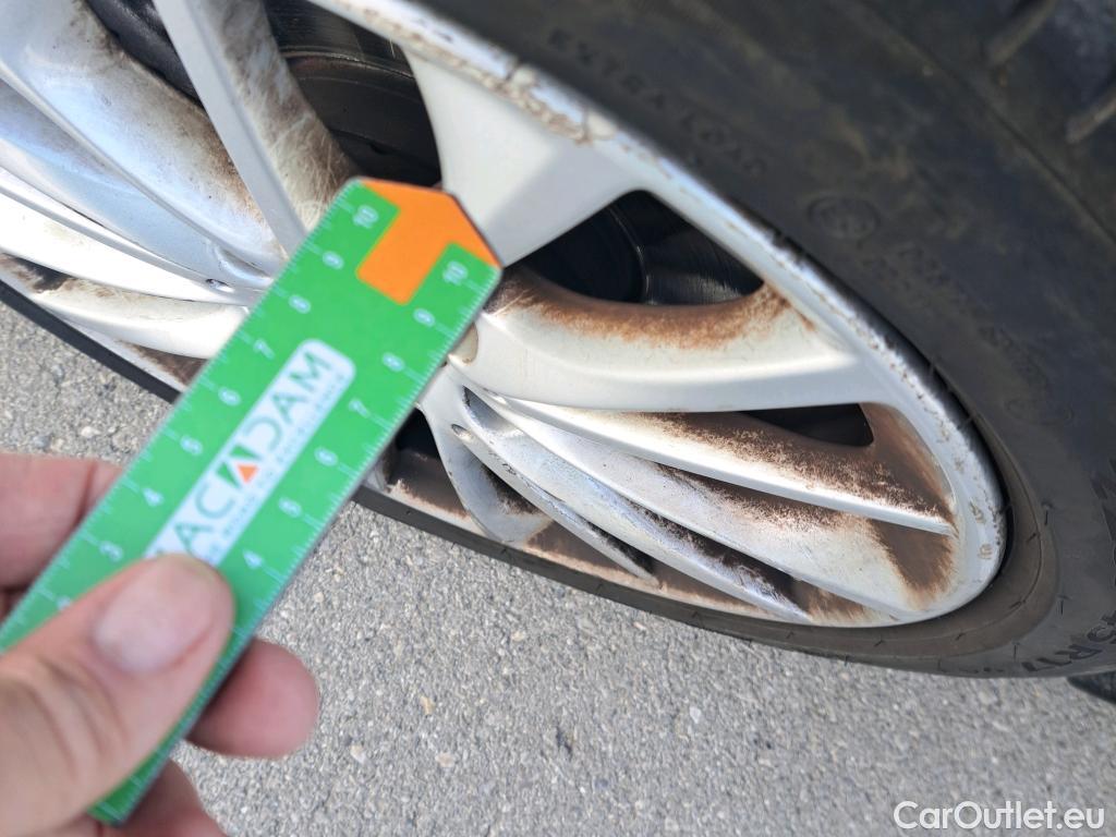  Bmw  Serie 1 BMW  / 2019 / 5P / berlina con portón 118i #13