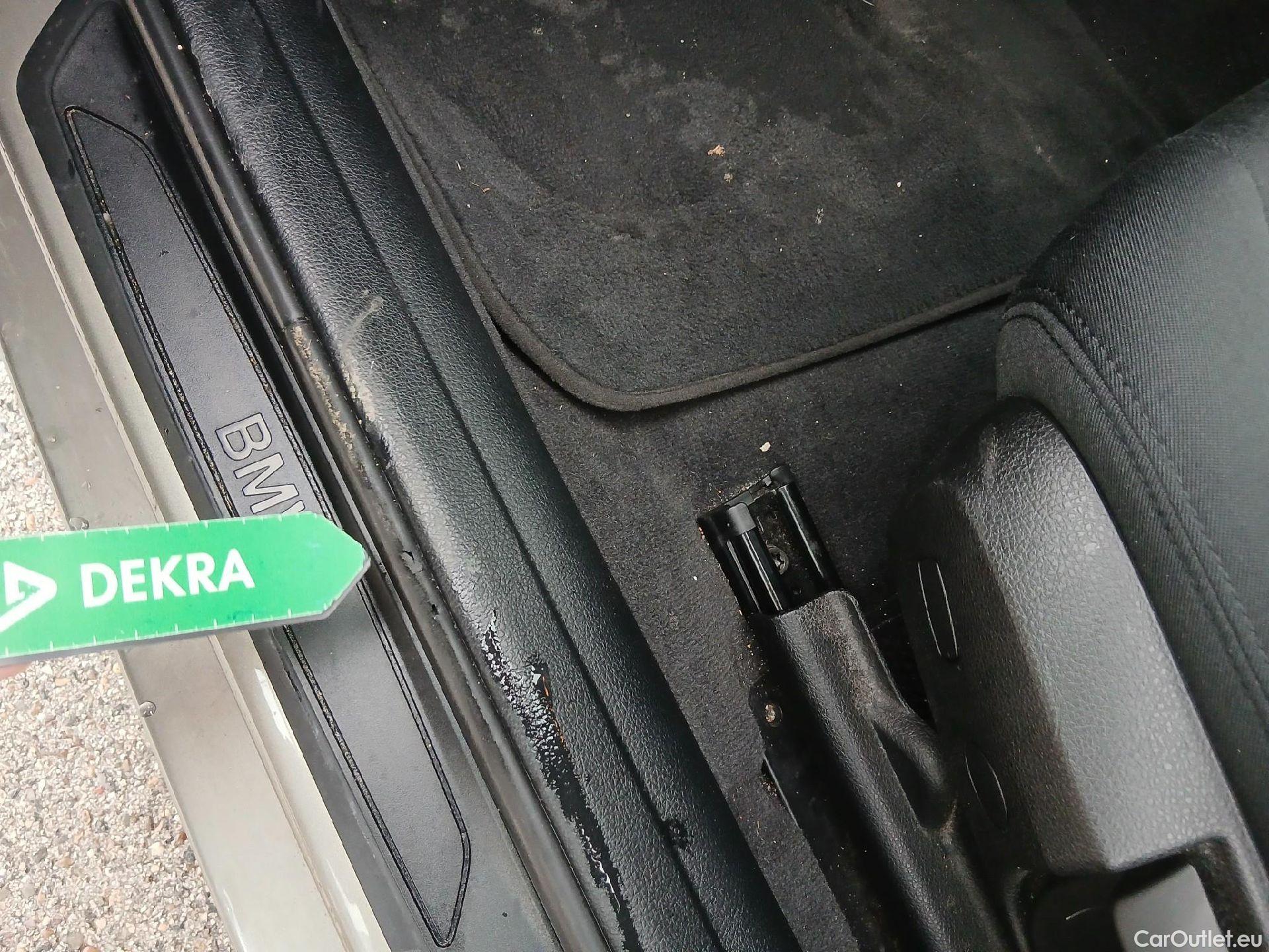  Bmw  Serie 3 BMW  / 2015 / 5P / familiar 318d Touring #26