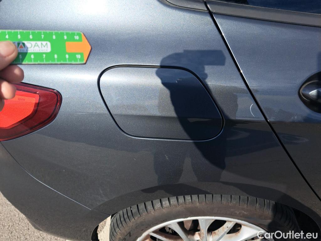  Bmw  Serie 1 BMW  / 2019 / 5P / berlina con portón 118i #26