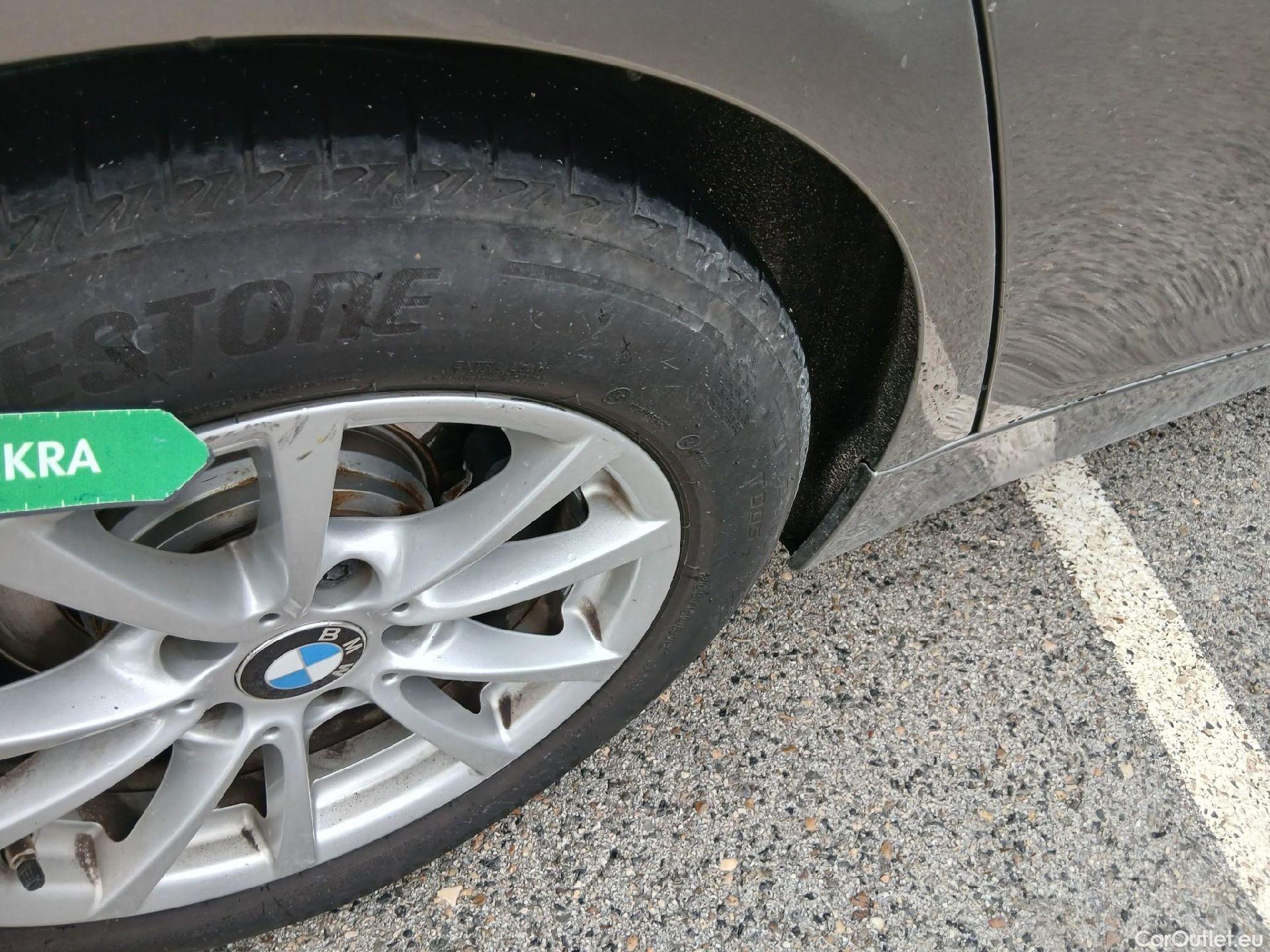  Bmw  Serie 3 BMW  / 2015 / 5P / familiar 318d Touring #3