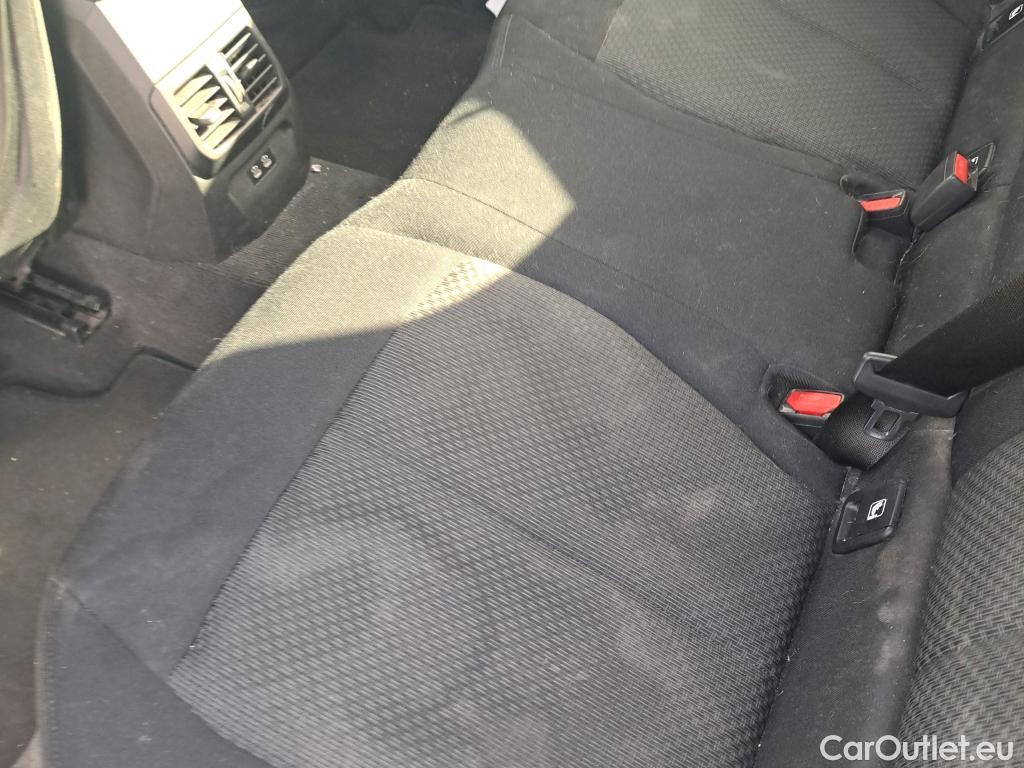  Bmw  Serie 1 BMW  / 2019 / 5P / berlina con portón 118i #9