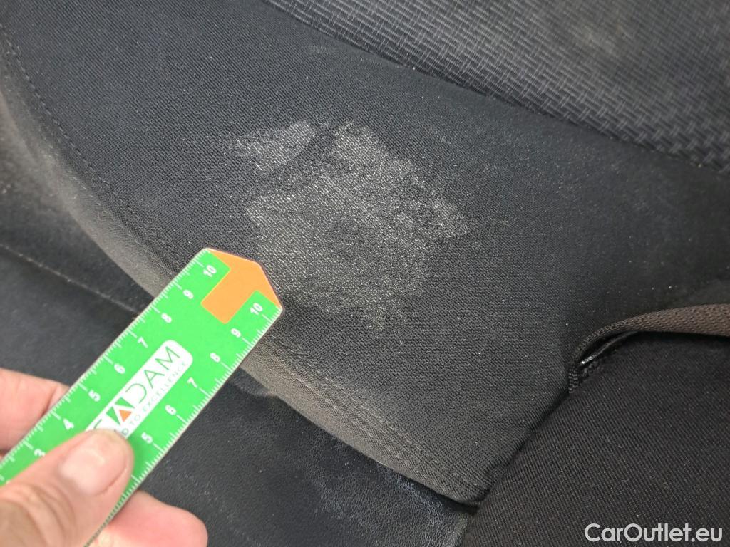  Bmw  Serie 1 BMW  / 2019 / 5P / berlina con portón 118i #10