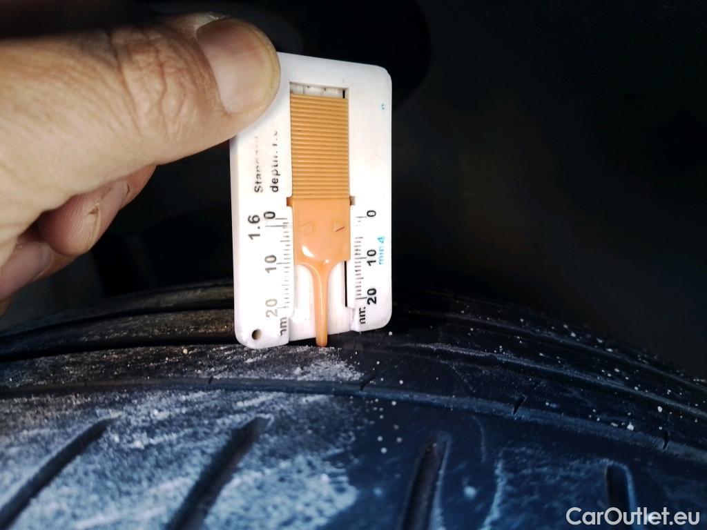  Audi  A3 AUDI  / 2020 / 5P / berlina con portón Sportback S line 40 TFSI e 150kW S tron #4