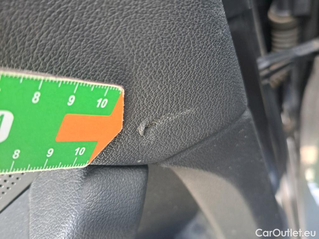  Bmw  Serie 1 BMW  / 2019 / 5P / berlina con portón 118i #19