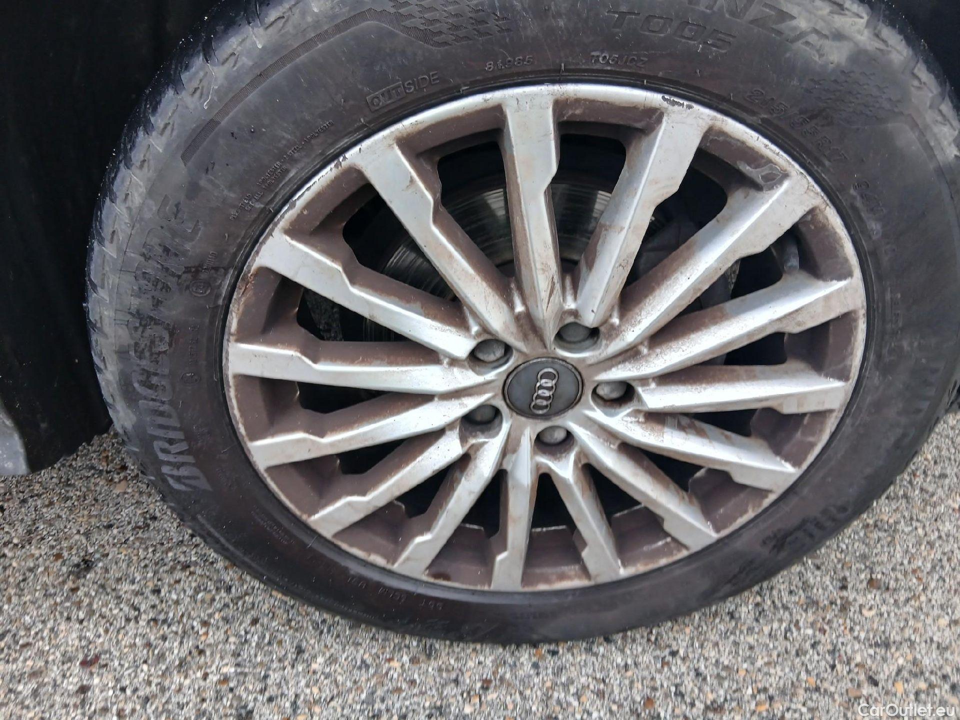  Audi  Q2 AUDI  / 2016 / 5P / todoterreno Design 30 TFSI 85kW (116CV) #35