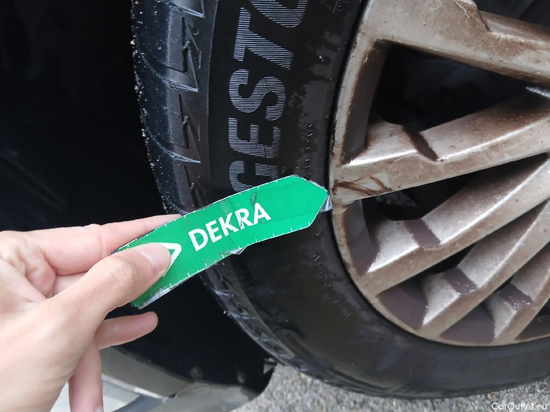  Audi  Q2 AUDI  / 2016 / 5P / todoterreno Design 30 TFSI 85kW (116CV) #10