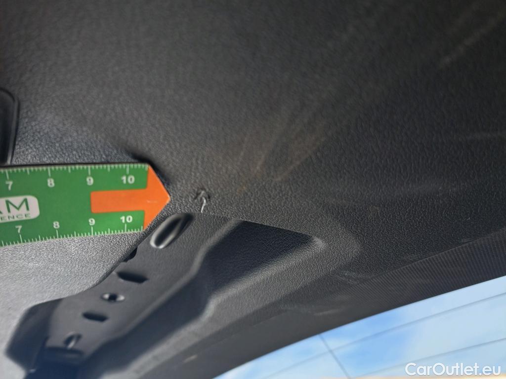  Bmw  Serie 1 BMW  / 2019 / 5P / berlina con portón 118i #17