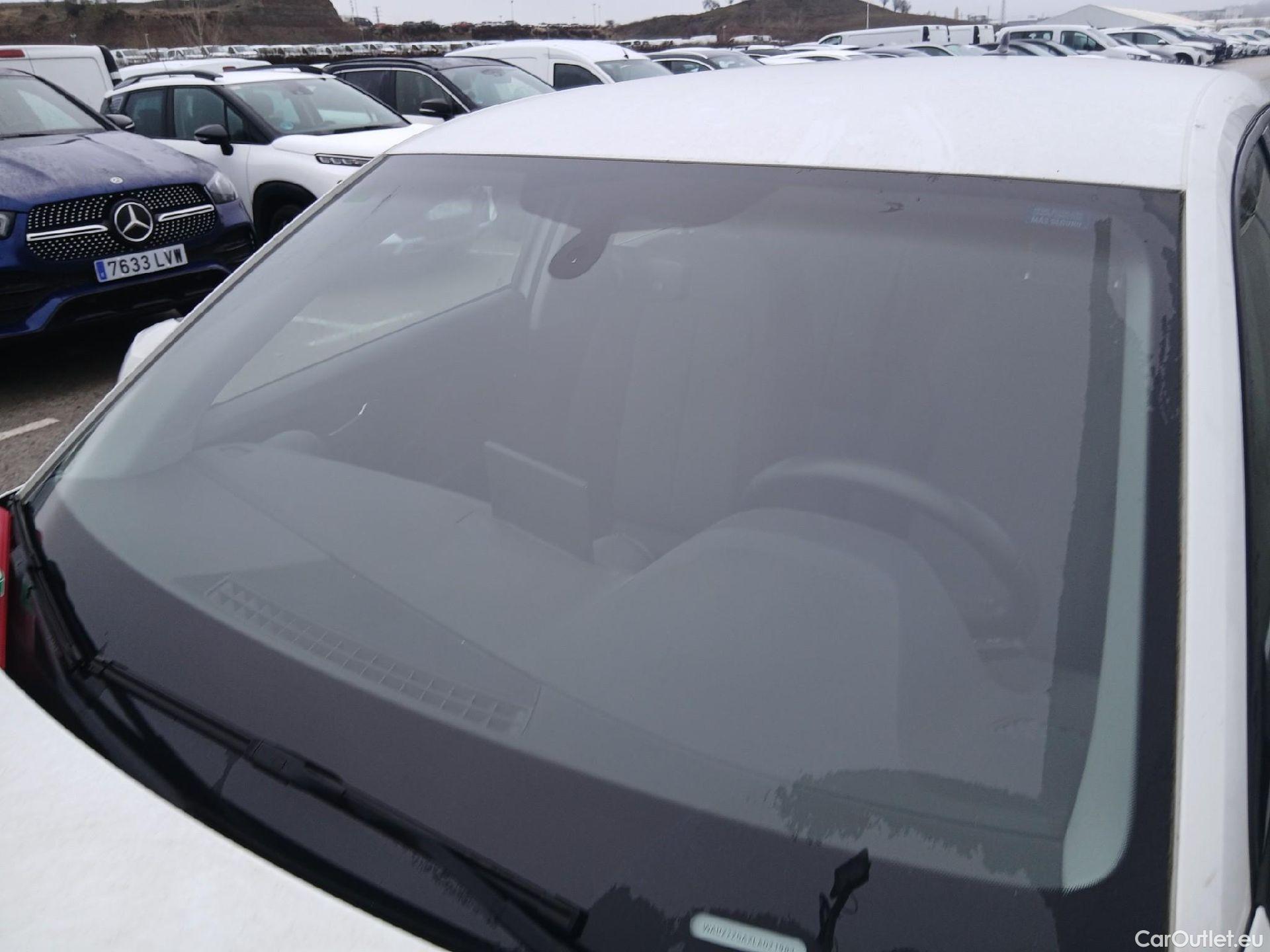  Audi  Q2 AUDI  / 2016 / 5P / todoterreno Design 30 TFSI 85kW (116CV) #8