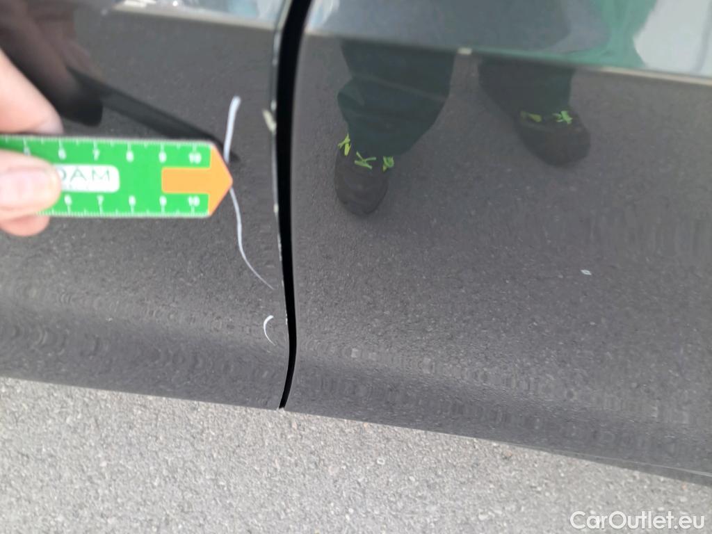  Bmw  Serie 1 BMW  / 2019 / 5P / berlina con portón 118i #5