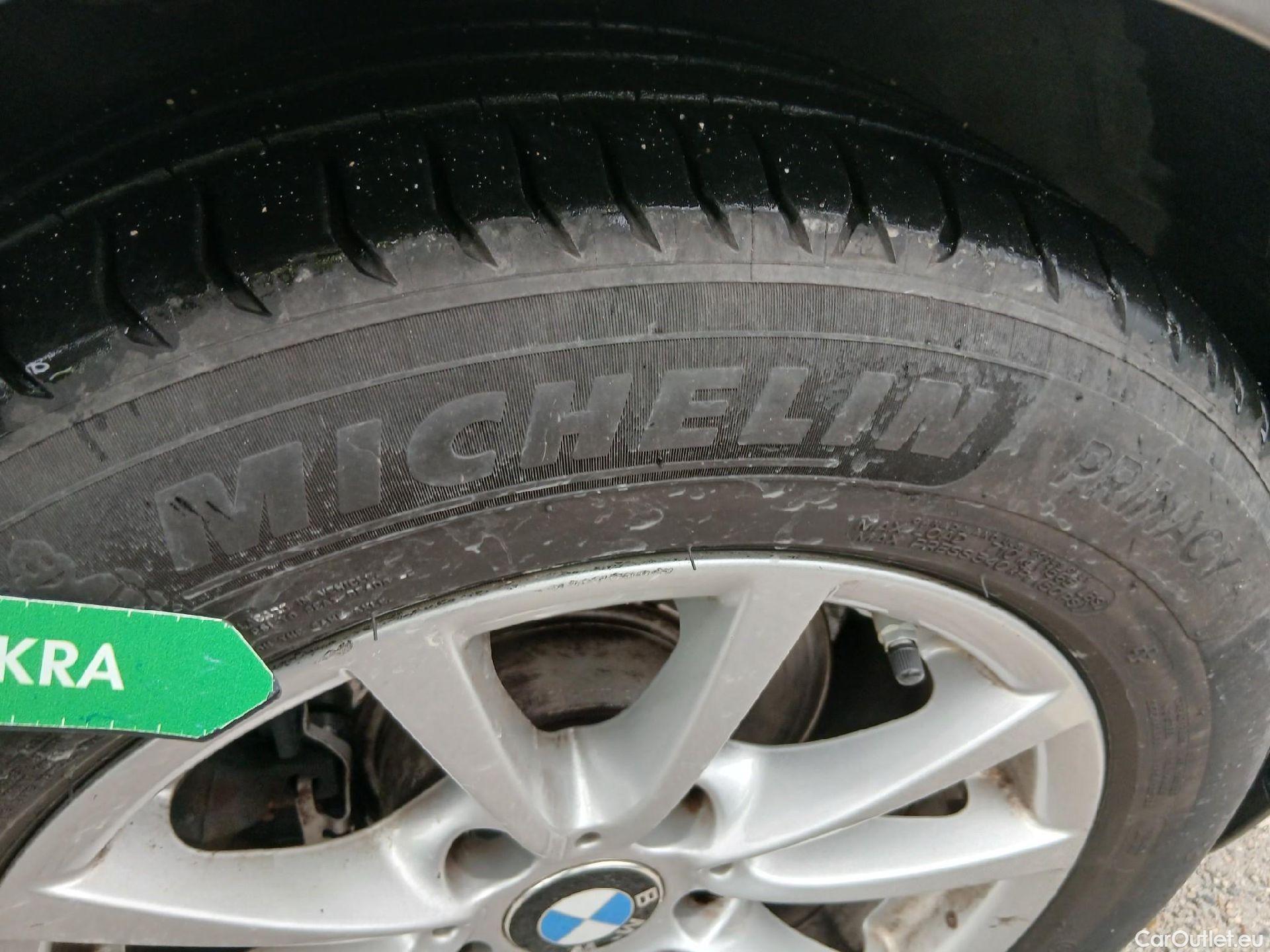  Bmw  Serie 3 BMW  / 2015 / 5P / familiar 318d Touring #8