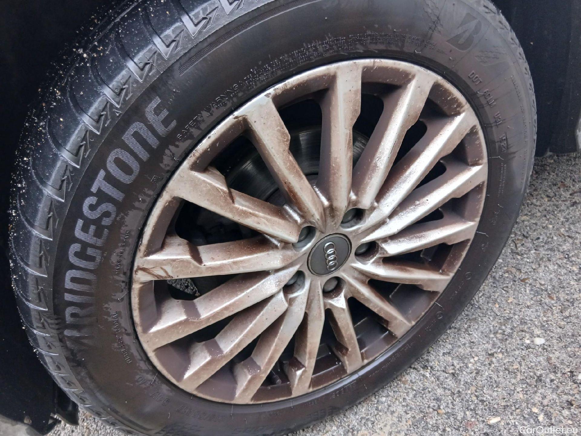  Audi  Q2 AUDI  / 2016 / 5P / todoterreno Design 30 TFSI 85kW (116CV) #9