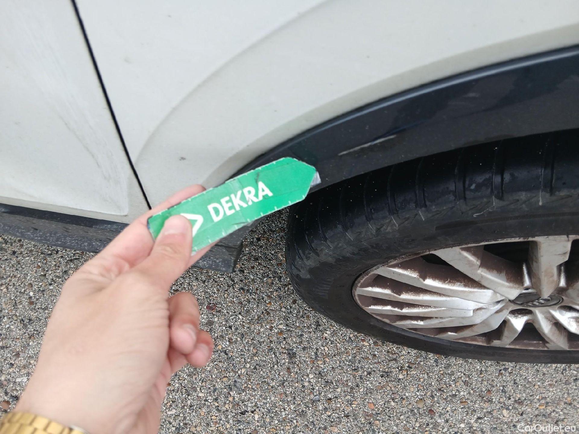  Audi  Q2 AUDI  / 2016 / 5P / todoterreno Design 30 TFSI 85kW (116CV) #36