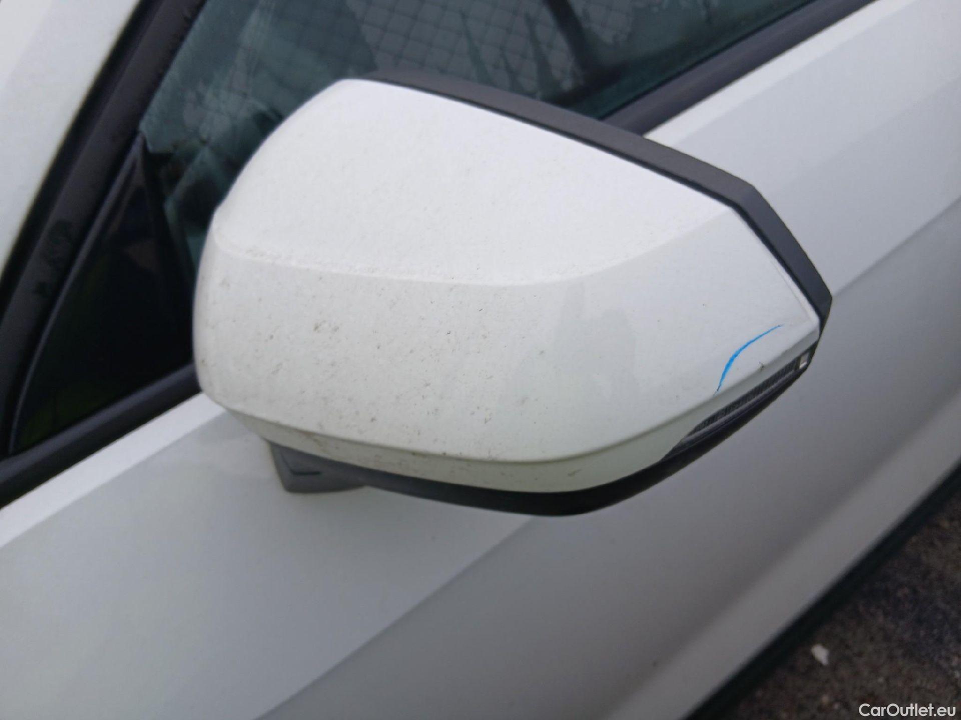  Audi  Q2 AUDI  / 2016 / 5P / todoterreno Design 30 TFSI 85kW (116CV) #12