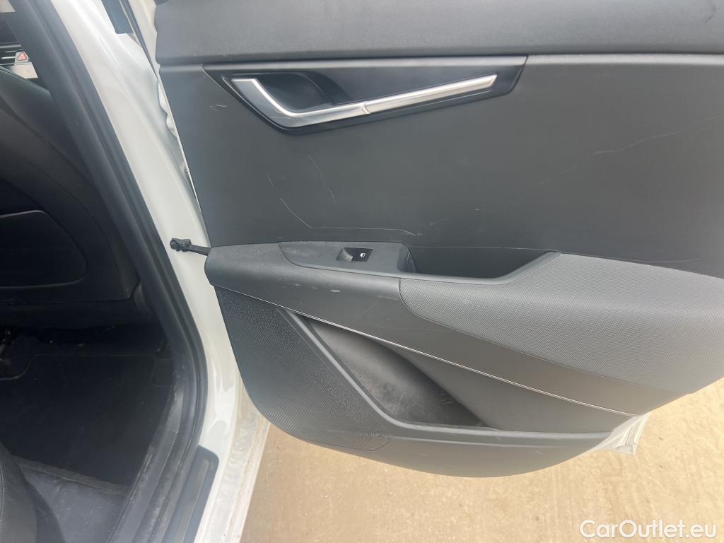  KIA  Niro KIA  / 2022 / 5P / crossover 1.6 GDi PHEV 135kW (183CV) Emotion #17