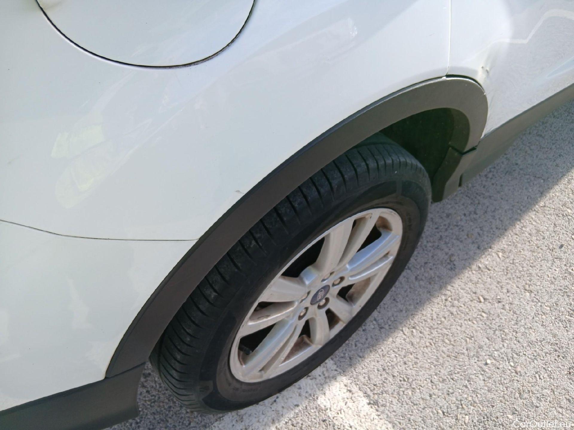  Ford  Kuga FORD  / 2016 / 5P / todoterreno 1.5 EcoBoost 88kW 4x2 Trend+ (CX) #36