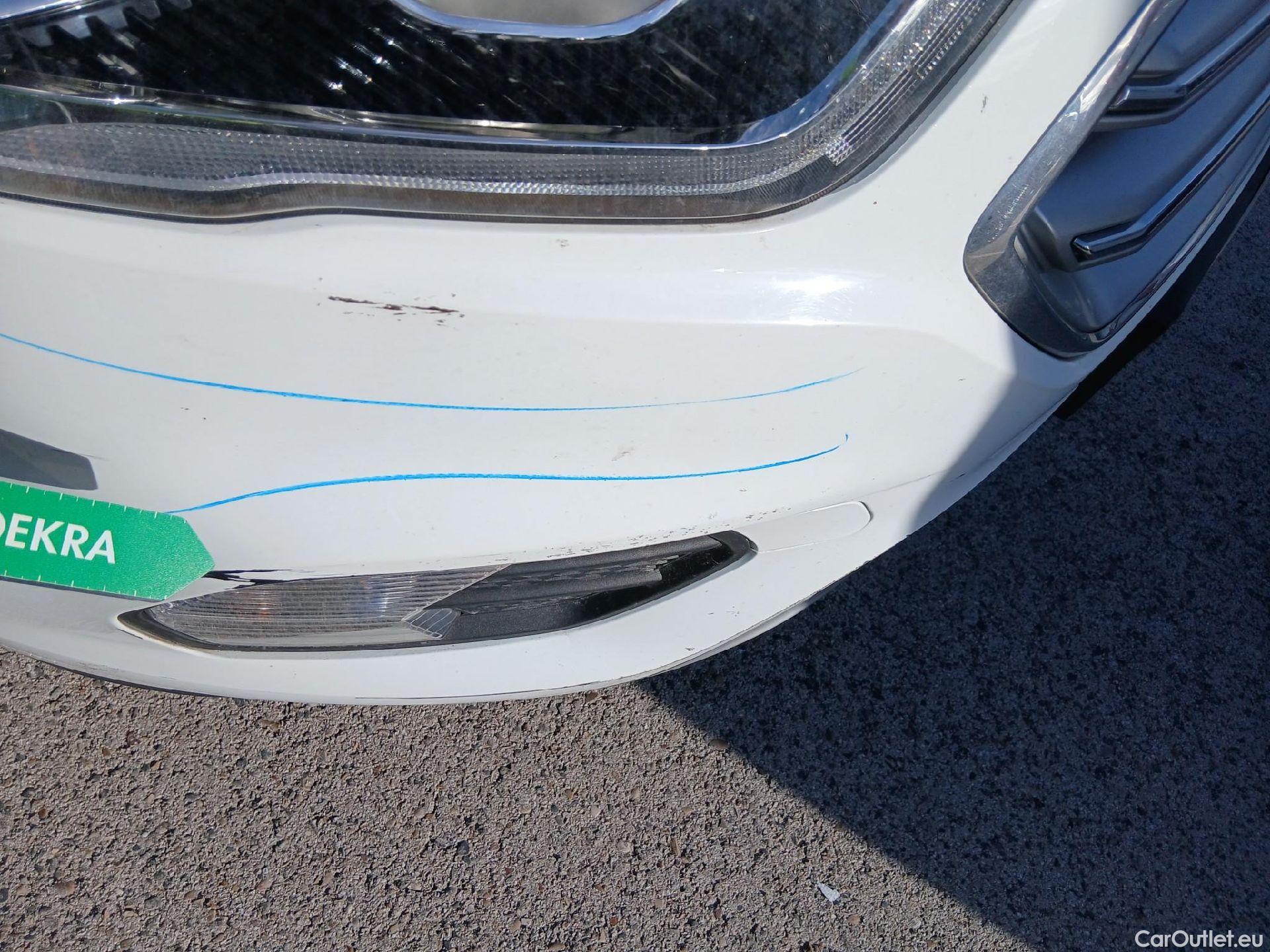  Ford  Kuga FORD  / 2016 / 5P / todoterreno 1.5 EcoBoost 88kW 4x2 Trend+ (CX) #9