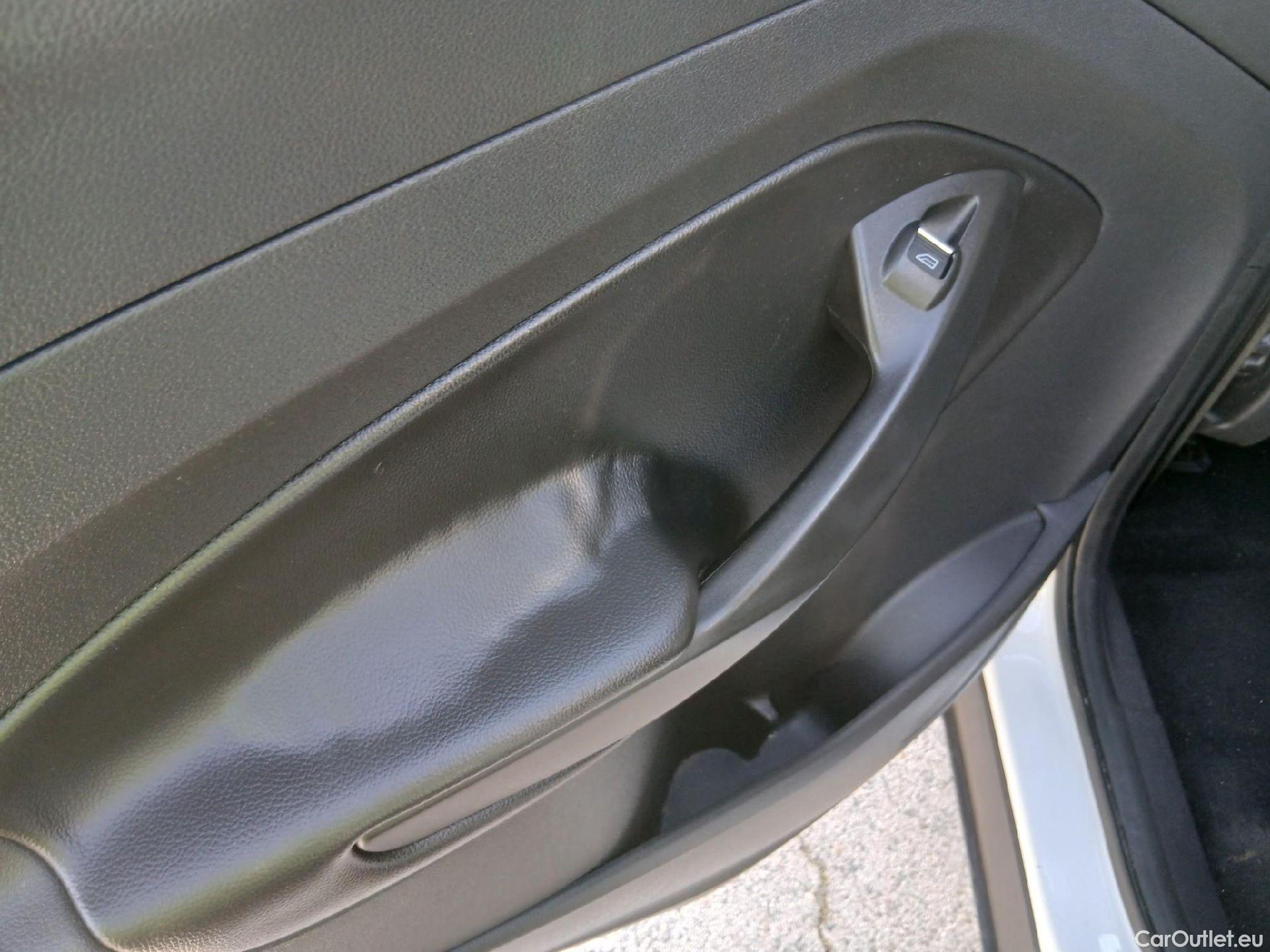  Ford  Kuga FORD  / 2016 / 5P / todoterreno 1.5 EcoBoost 88kW 4x2 Trend+ (CX) #4