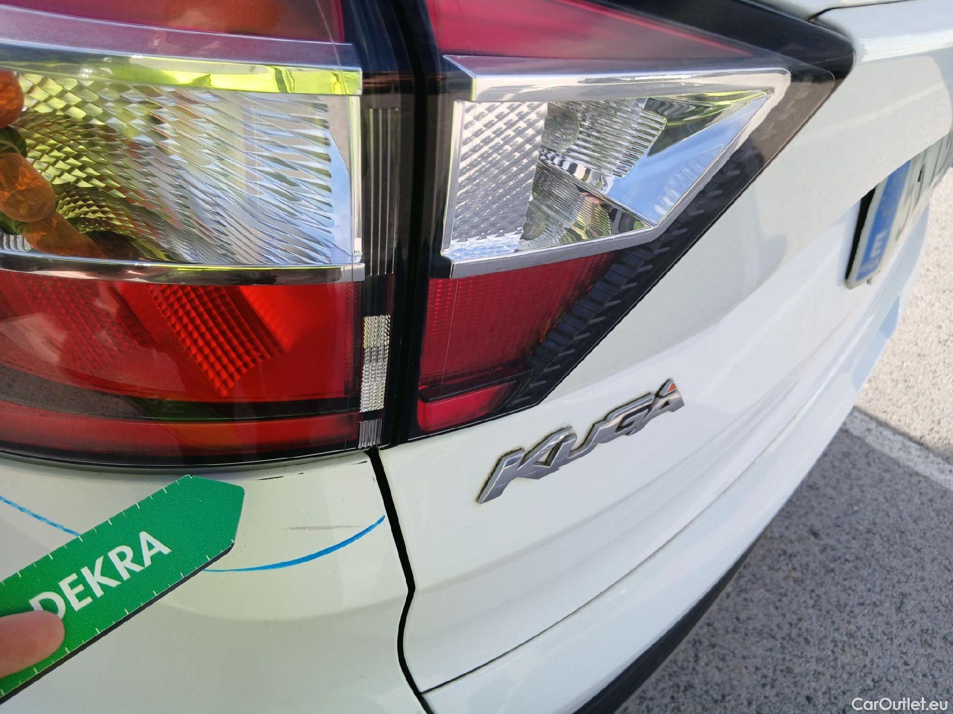  Ford  Kuga FORD  / 2016 / 5P / todoterreno 1.5 EcoBoost 88kW 4x2 Trend+ (CX) #25