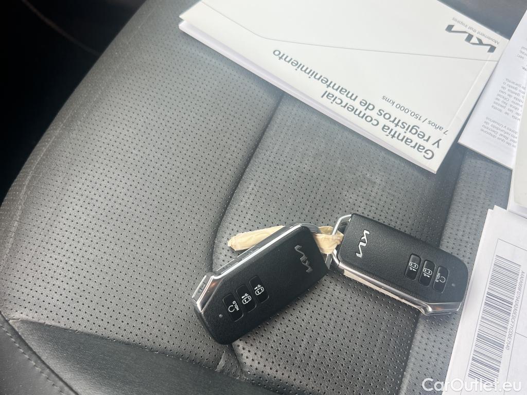  KIA  Niro KIA  / 2022 / 5P / crossover 1.6 GDi PHEV 135kW (183CV) Emotion #16