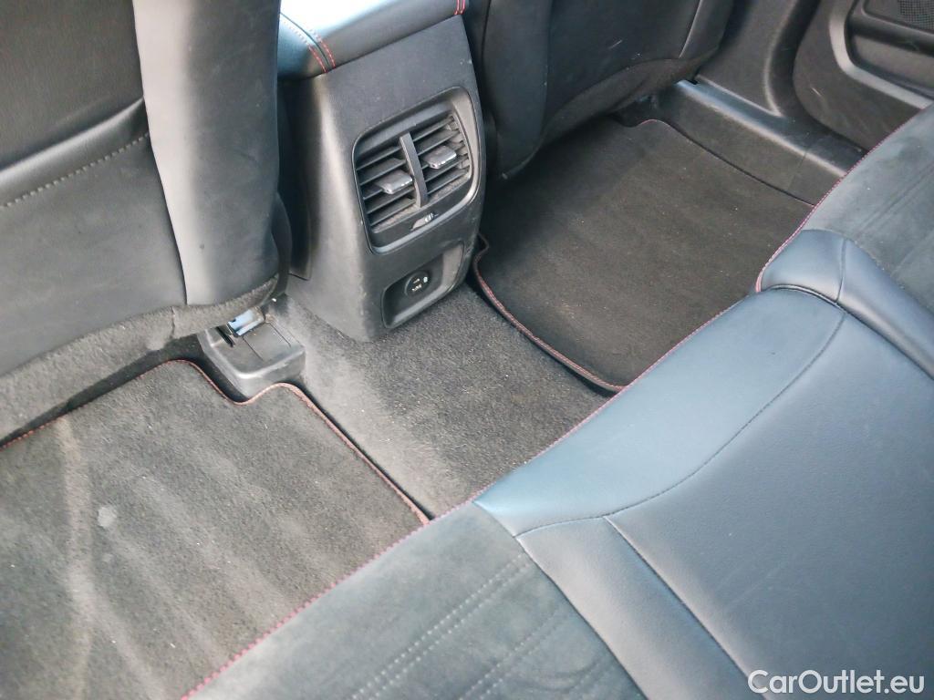  Ford  Kuga FORD  / 2019 / 5P / todoterreno ST-Line X 2.5 Duratec PHEV 165kW Auto #5