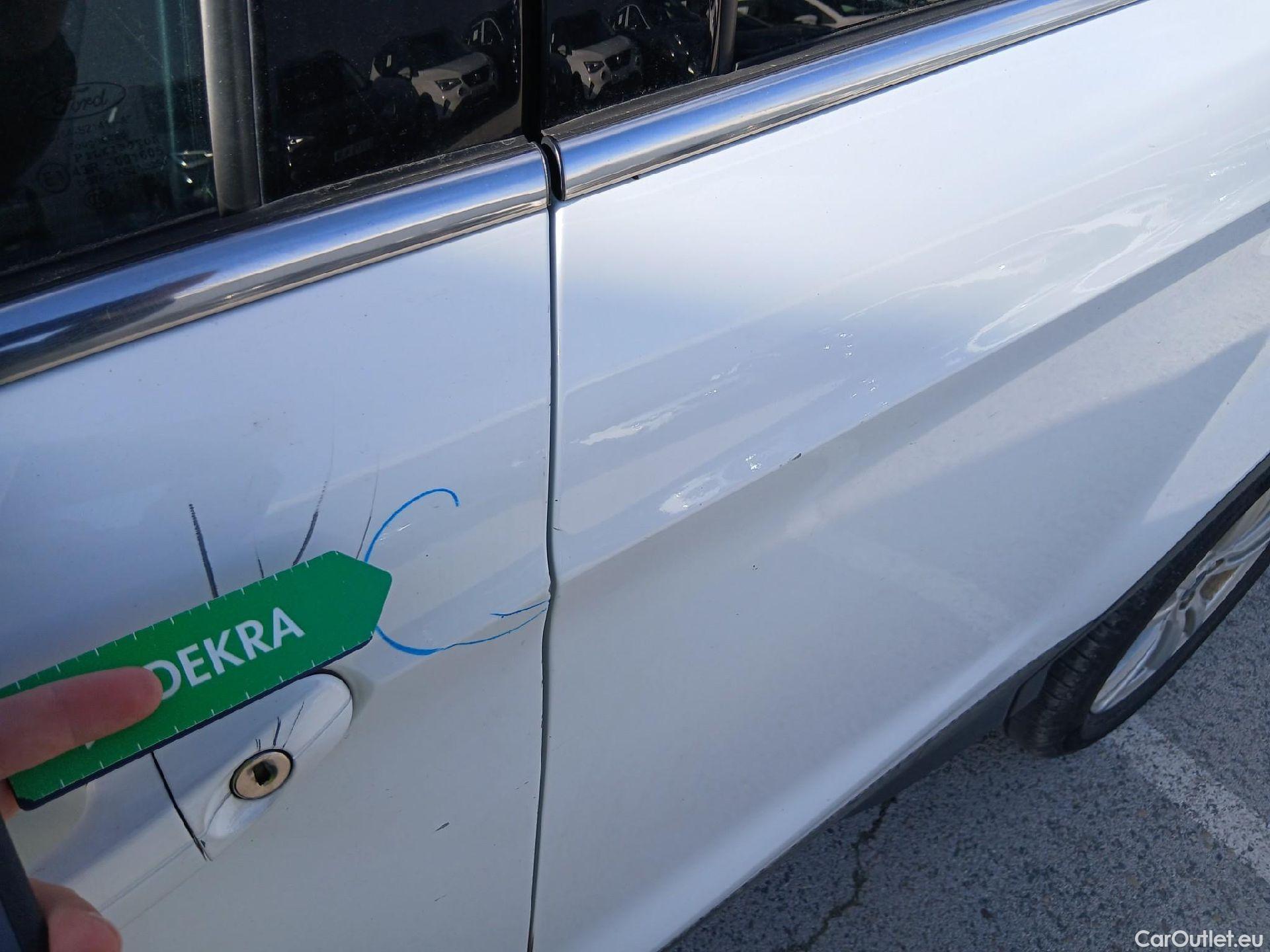  Ford  Kuga FORD  / 2016 / 5P / todoterreno 1.5 EcoBoost 88kW 4x2 Trend+ (CX) #17