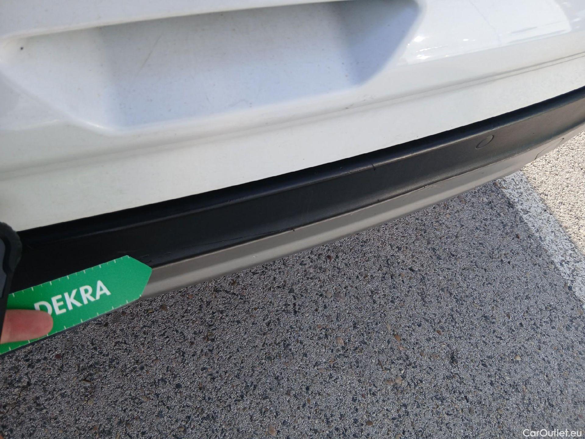  Ford  Kuga FORD  / 2016 / 5P / todoterreno 1.5 EcoBoost 88kW 4x2 Trend+ (CX) #29