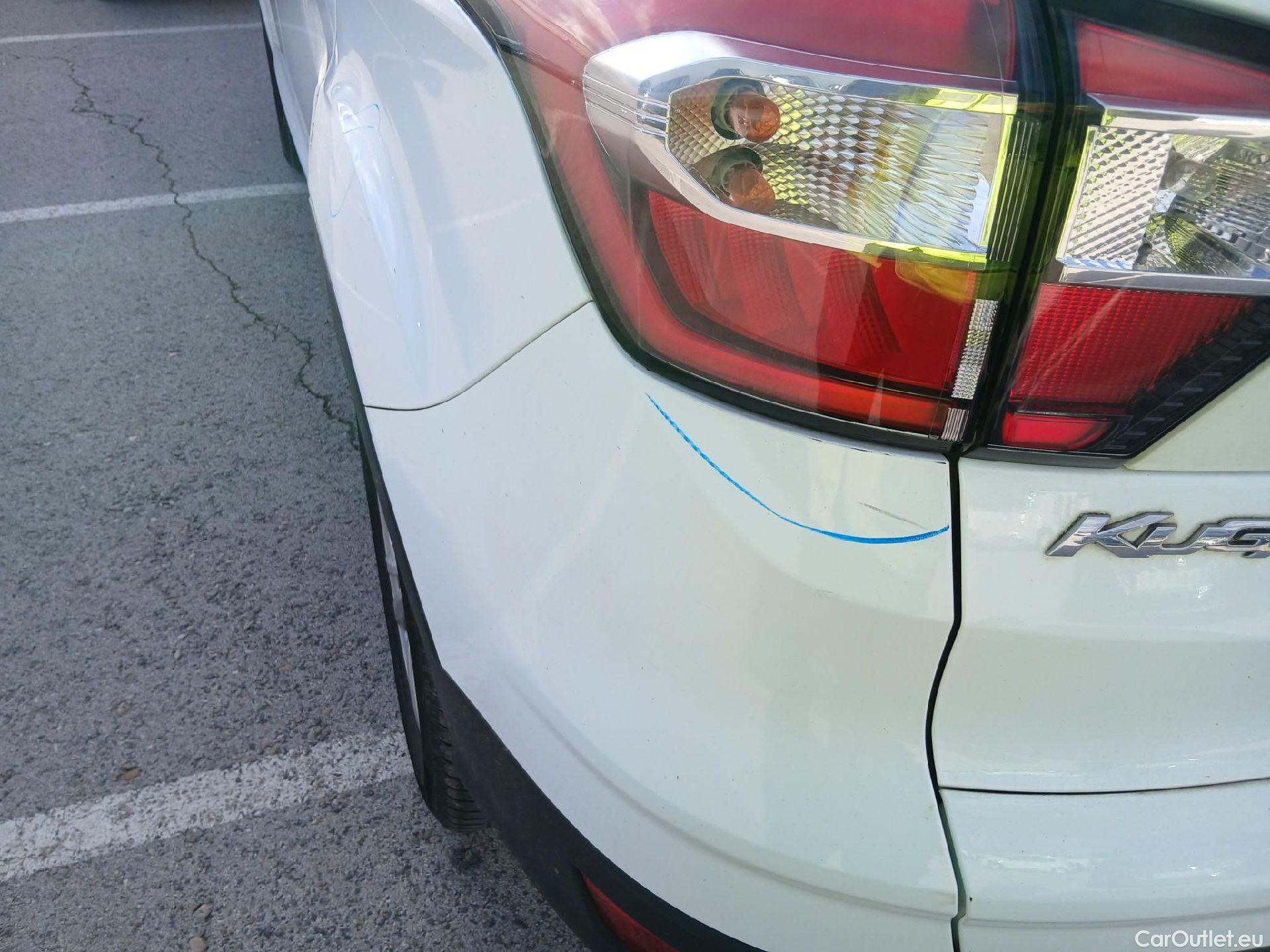  Ford  Kuga FORD  / 2016 / 5P / todoterreno 1.5 EcoBoost 88kW 4x2 Trend+ (CX) #24