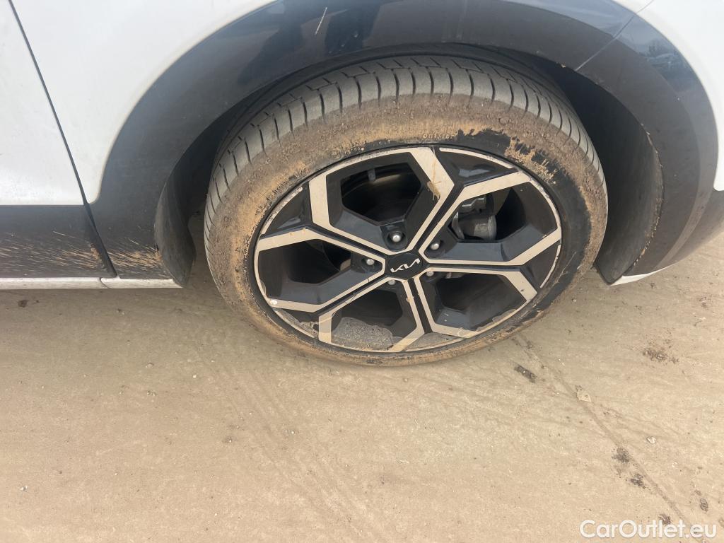  KIA  Niro KIA  / 2022 / 5P / crossover 1.6 GDi PHEV 135kW (183CV) Emotion #5