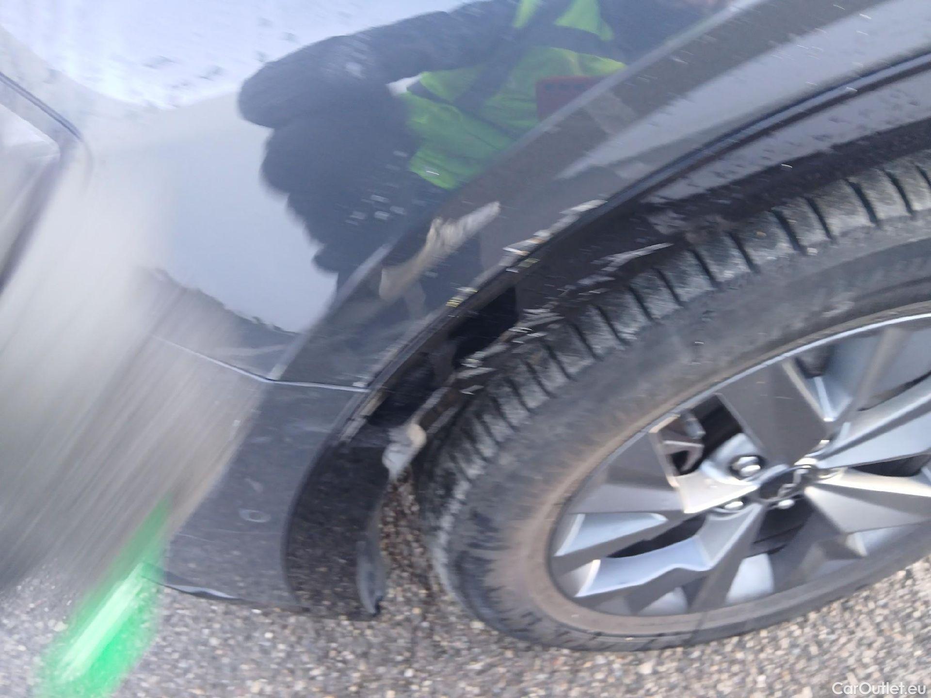  KIA  Sportage KIA  / 2022 / 5P / todoterreno 1.6 T-GDi HEV 171kW (230CV) GT-line 4X2 #7