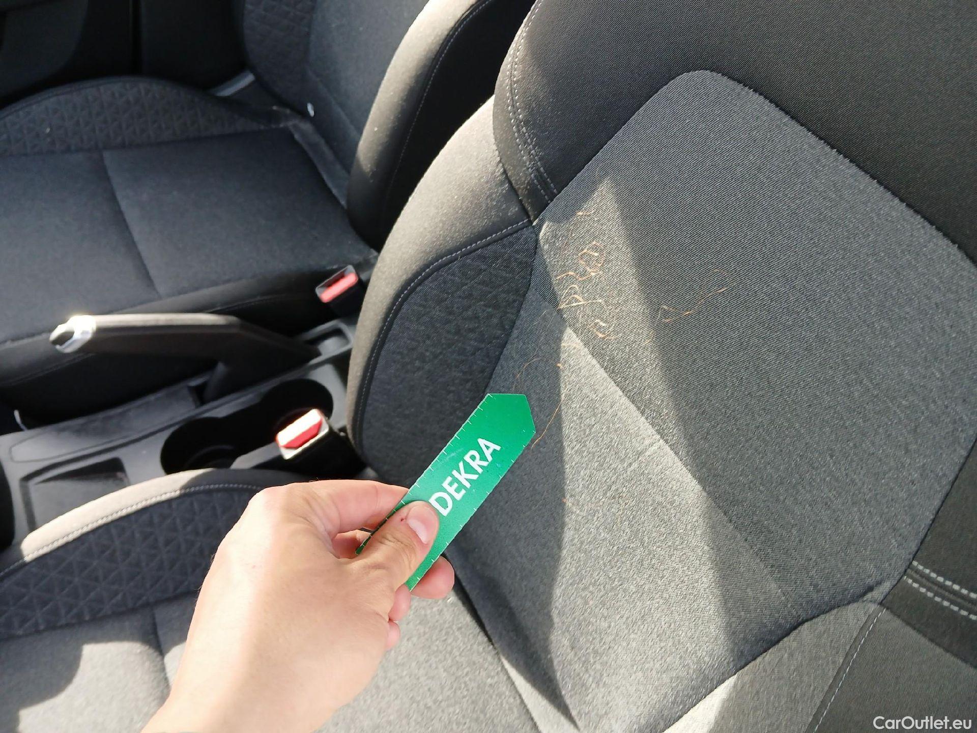  Renault  Clio RENAULT  / 2019 / 5P / berlina con portón Equilibre Blue dCi 74kW (100CV) #20