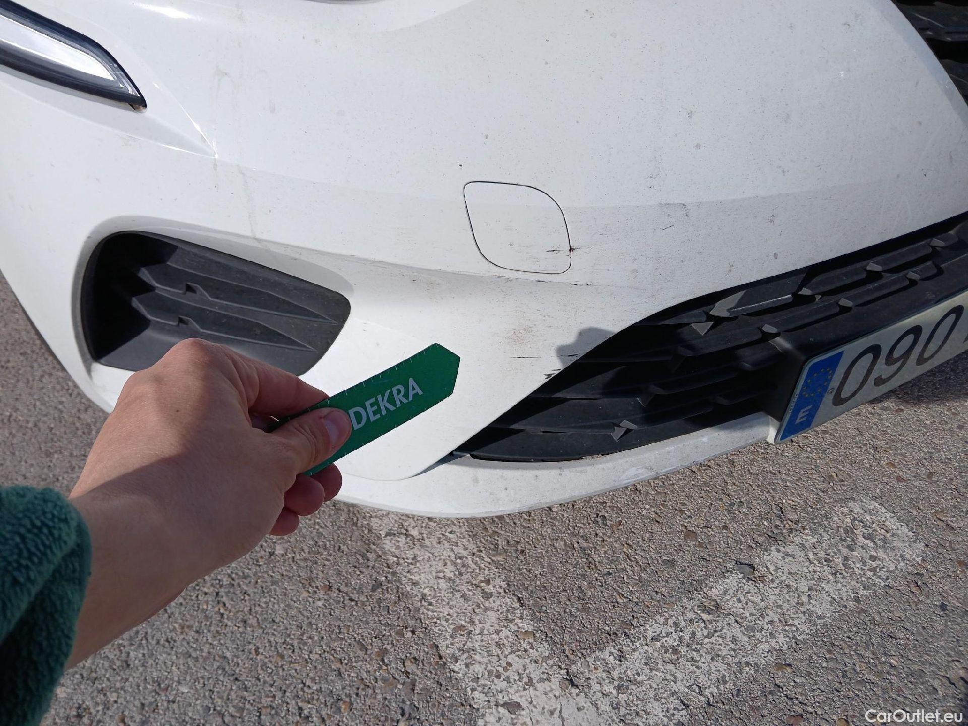  Renault  Clio RENAULT  / 2019 / 5P / berlina con portón Equilibre Blue dCi 74kW (100CV) #3