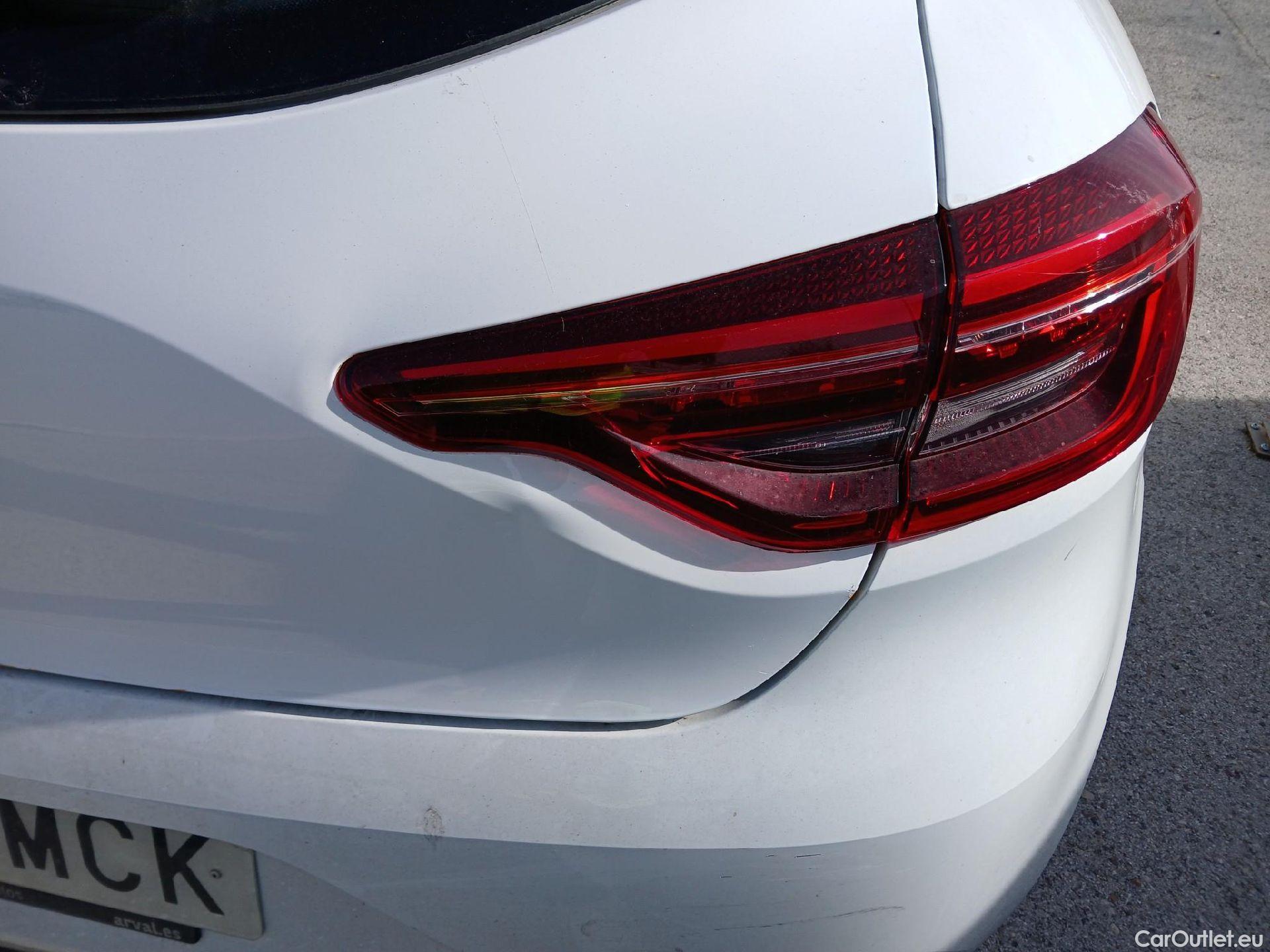  Renault  Clio RENAULT  / 2019 / 5P / berlina con portón Equilibre Blue dCi 74kW (100CV) #21