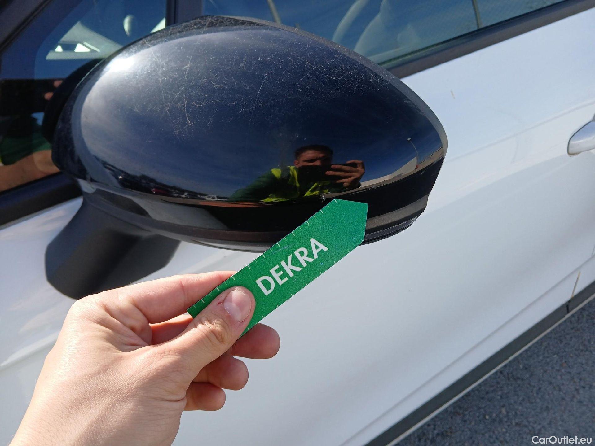  Renault  Clio RENAULT  / 2019 / 5P / berlina con portón Equilibre Blue dCi 74kW (100CV) #8