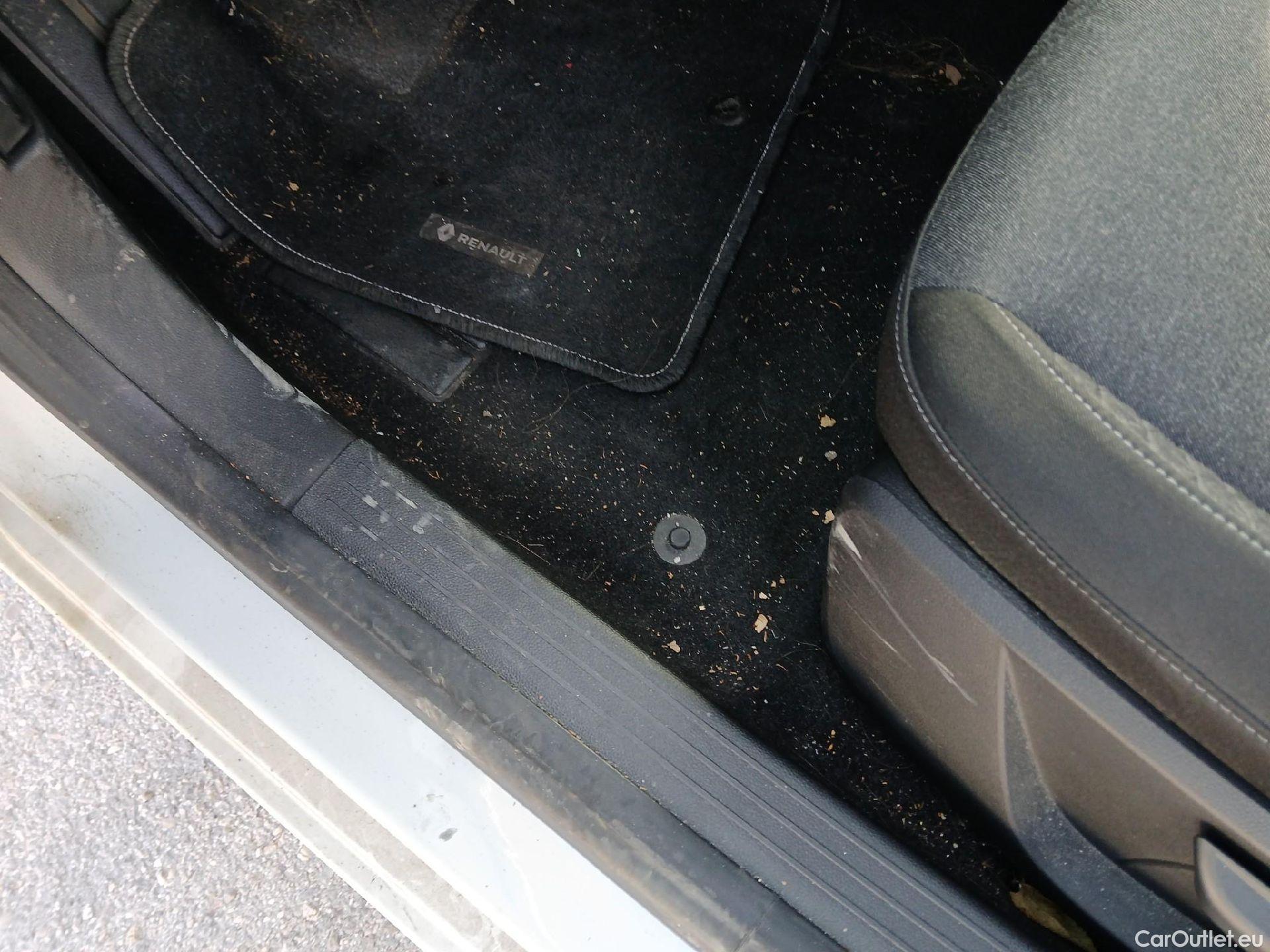  Renault  Clio RENAULT  / 2019 / 5P / berlina con portón Equilibre Blue dCi 74kW (100CV) #18