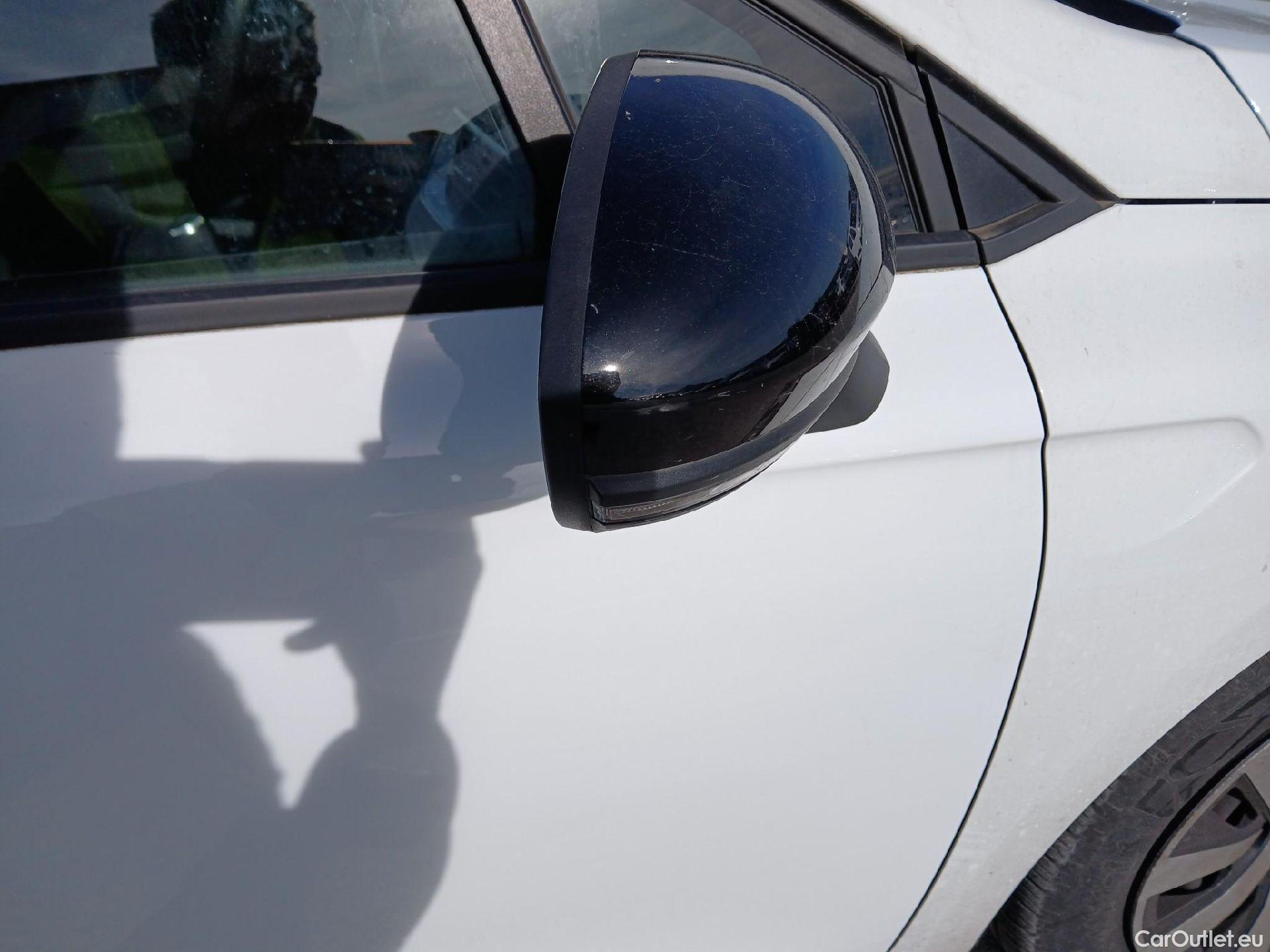  Renault  Clio RENAULT  / 2019 / 5P / berlina con portón Equilibre Blue dCi 74kW (100CV) #28