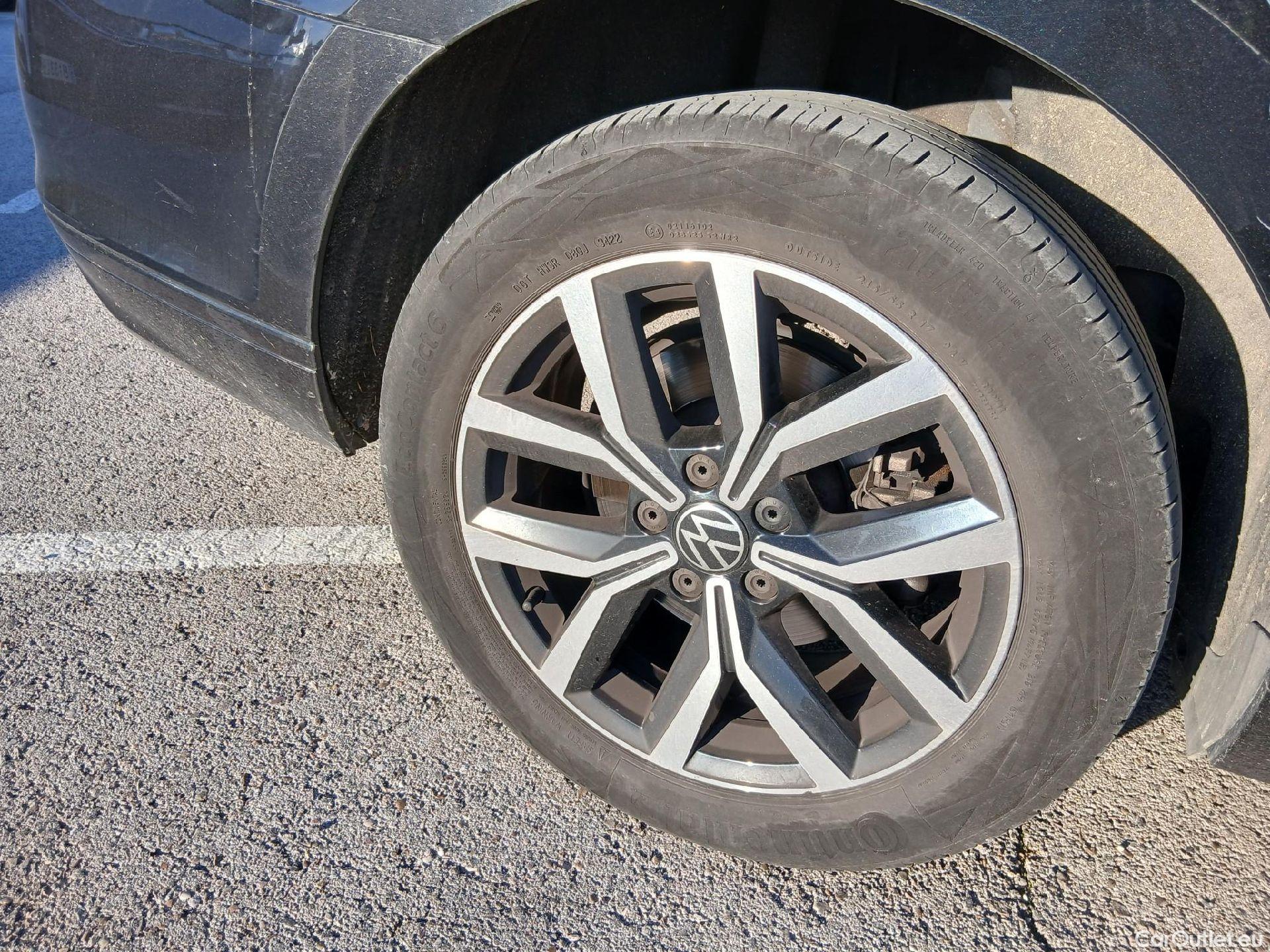  Volkswagen  Passat VOLKSWAGEN  / 2019 / 5P / familiar Variant Executive 2.0 TDI 110kW DSG #39