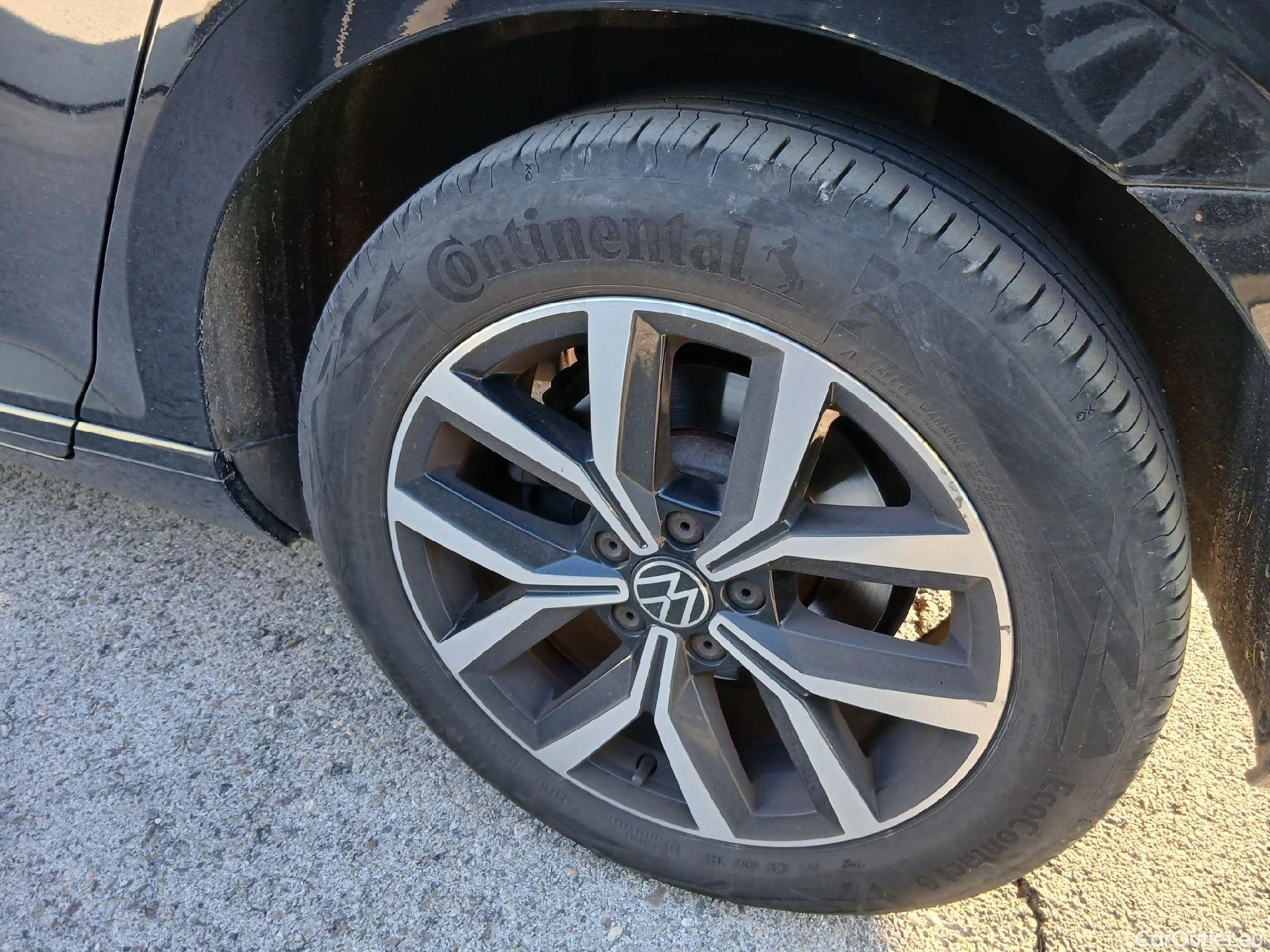  Volkswagen  Passat VOLKSWAGEN  / 2019 / 5P / familiar Variant Executive 2.0 TDI 110kW DSG #25