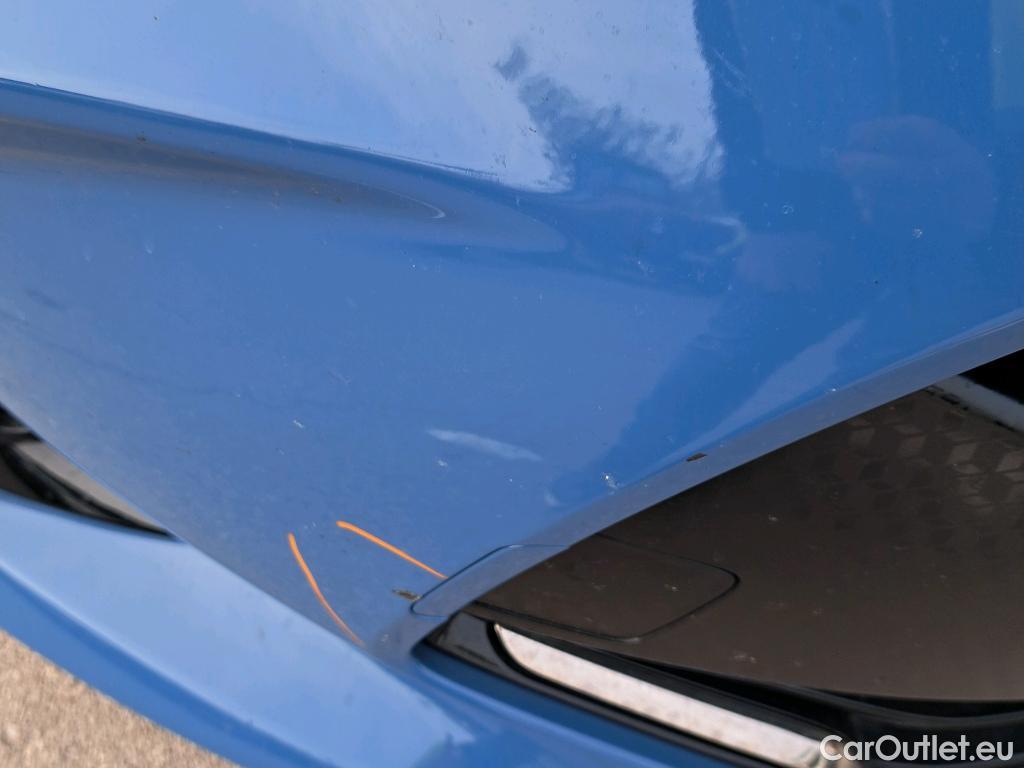  Toyota  Yaris TOYOTA  / 2020 / 5P / berlina con portón 1.5 120H Style #10