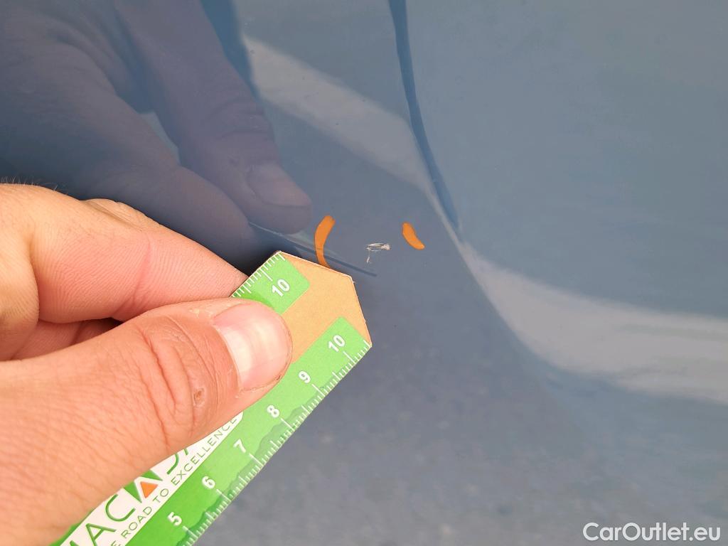  Toyota  Yaris TOYOTA  / 2020 / 5P / berlina con portón 1.5 120H Style #12