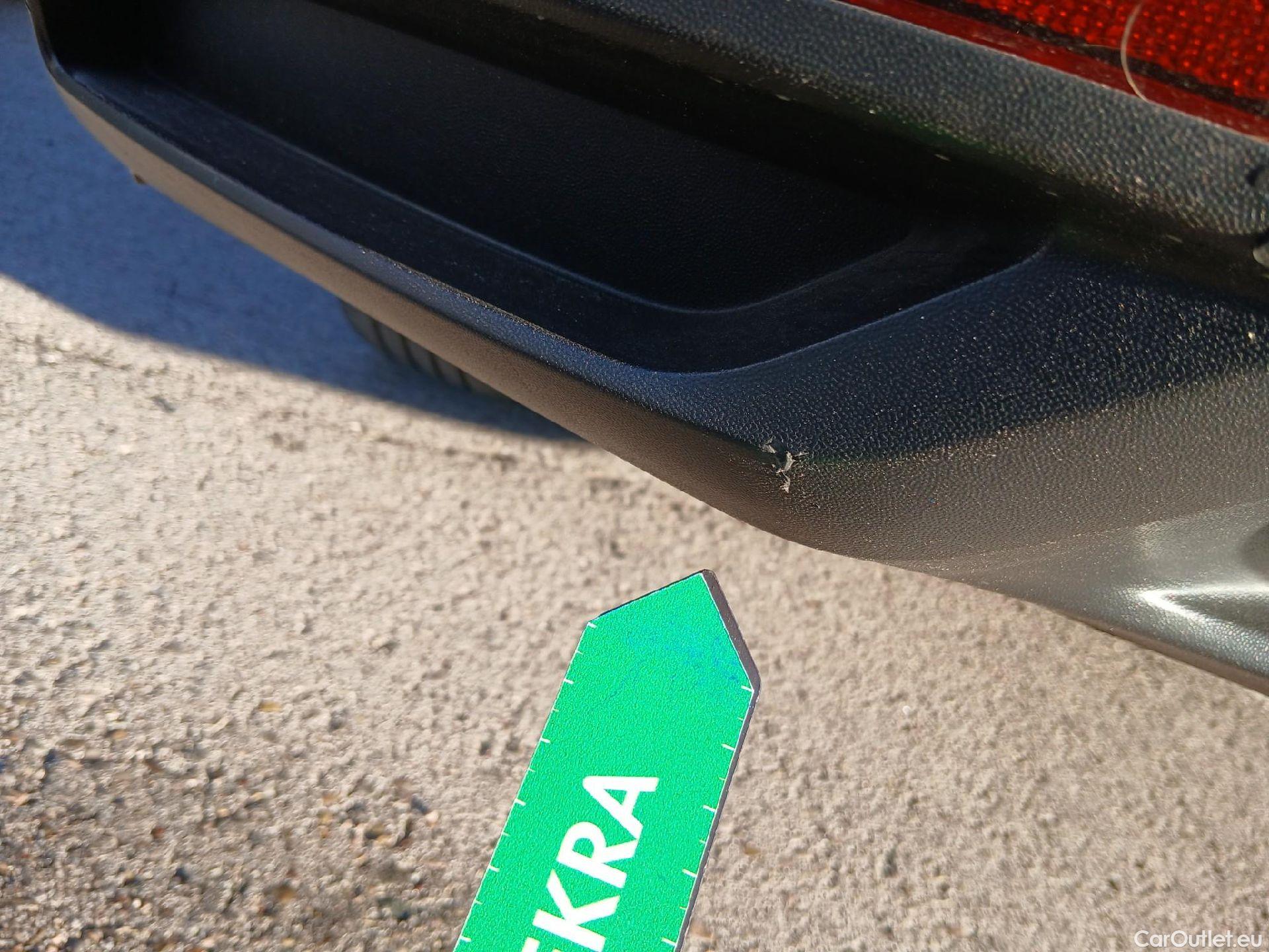  Volkswagen  Passat VOLKSWAGEN  / 2019 / 5P / familiar Variant Executive 2.0 TDI 110kW DSG #33