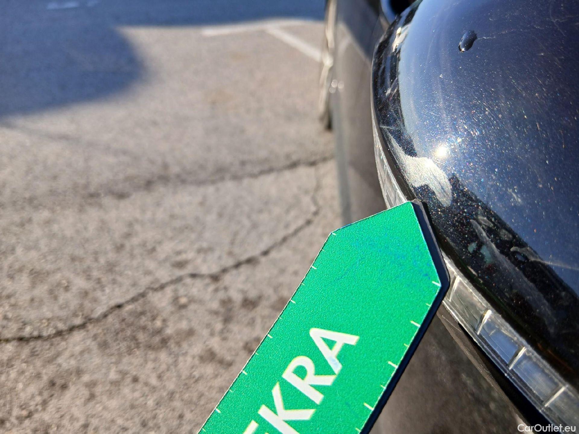  Volkswagen  Passat VOLKSWAGEN  / 2019 / 5P / familiar Variant Executive 2.0 TDI 110kW DSG #51